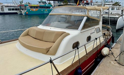 Barco de pasajeros de 9,60 m de eslora