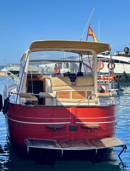 Barco de pasajeros de 9,60 m de eslora