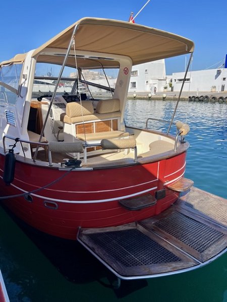 Barco de pasajeros de 9,60 m de eslora