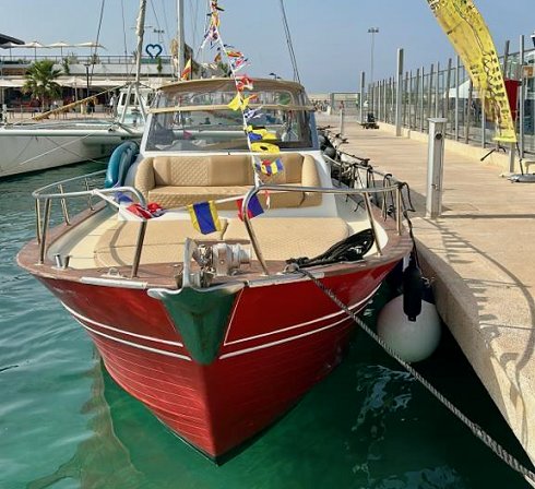 Barco de pasajeros de 9,60 m de eslora