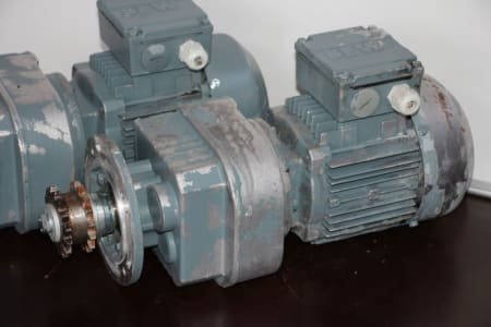 SEW EURODRIVE RF27 DT71D4 Gear motor, 2 pcs