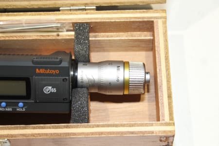 MITUTOYO digital 3-point internal micrometer