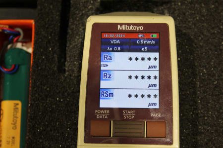 MITUTOYO SJ-210 Surface roughness measuring device
