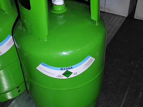 200 botellas de Gas refrigerante R134A de 12 kilos.  Act. 202401872. Exp. 0061 L4