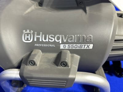 Herramienta eléctrica HUSQVARNA 550 IBTX