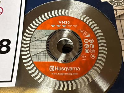 Equipo y herramienta de obra y sistema especial HUSQVARNA VN30