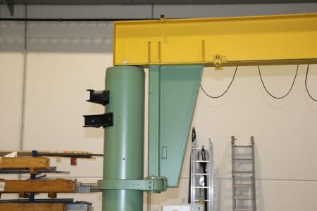 DEMAG Column-mounted slewing jib crane