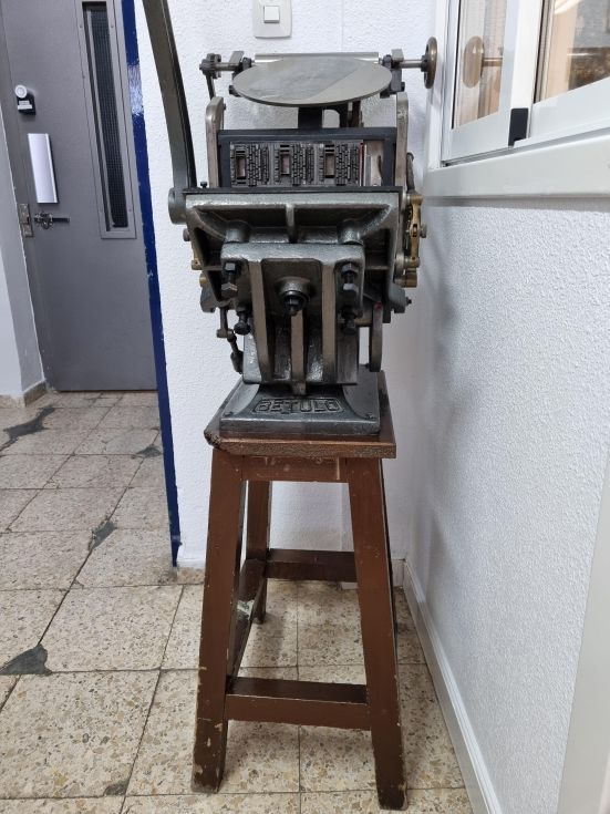 Maquina manual de tipografia tipo Boston