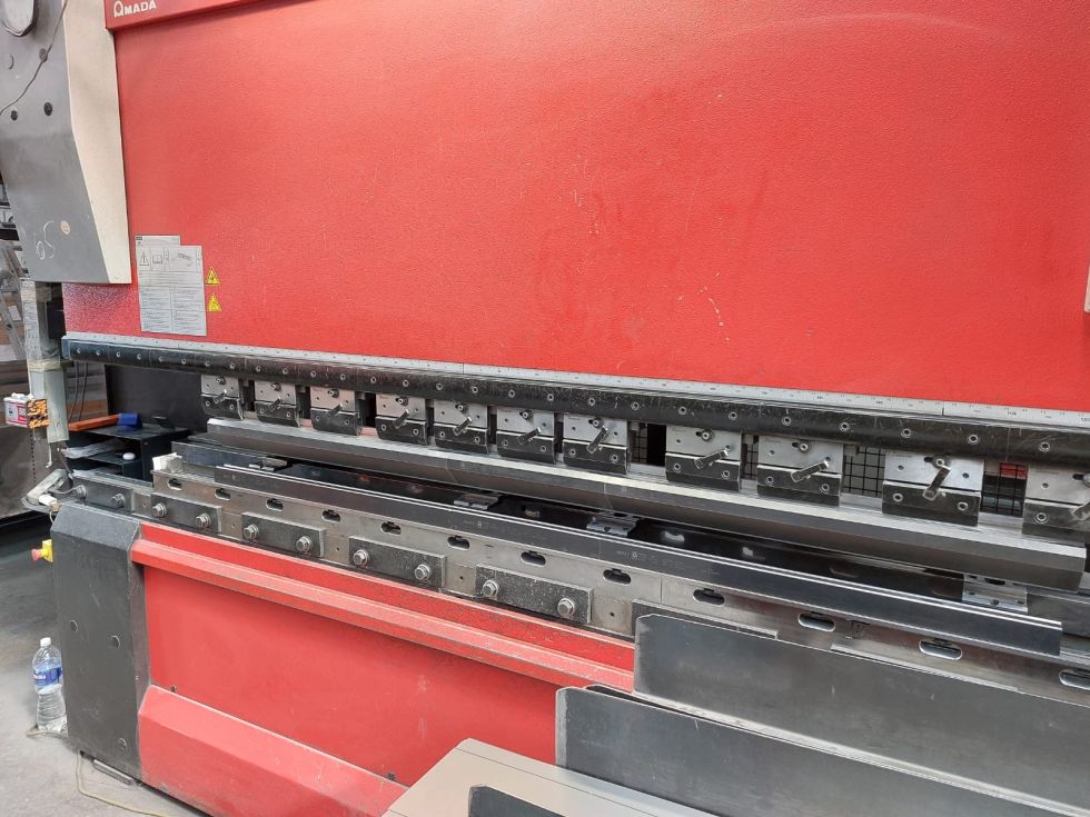 Pressbrake AMADA - HFE M2 1003 MACH-ID 8731 Make: AMADA Type: HFE M2 1003 Control: AB Pad Evolution