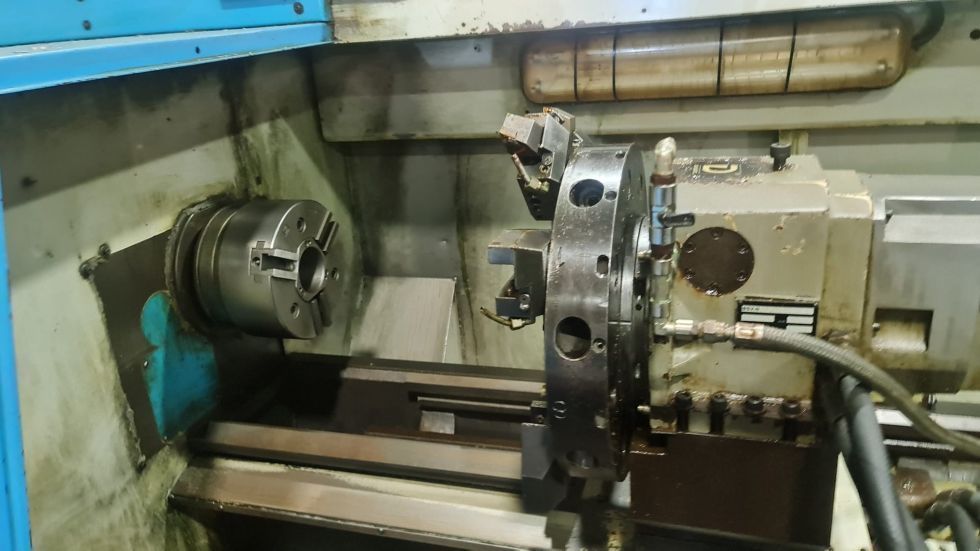 Torno paralelo CNC