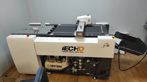 Máquina troqueladora marca IECHO modelo PK0604. L16
