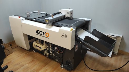 Máquina troqueladora marca IECHO modelo PK0604. L16