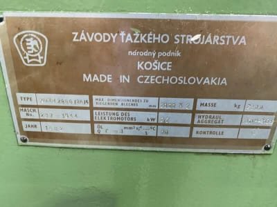 ZAVODY TAZKEHO STROJARSTVA XONM 2000/2A/4 folding machine