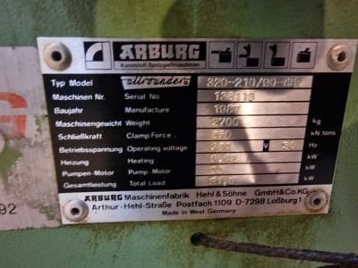 Inyectora ARBURG ALLROUNDER 320/210/850