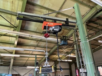 Pillar jib crane