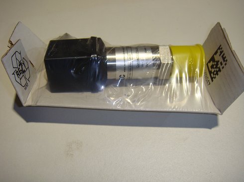 Sensor de presión SENSOTEC 26.600G. 26.600G-1002-R-1-5-100-200-1-000  Alcance: 0…10 bar /  4….20 mA 2 HILOS (617)