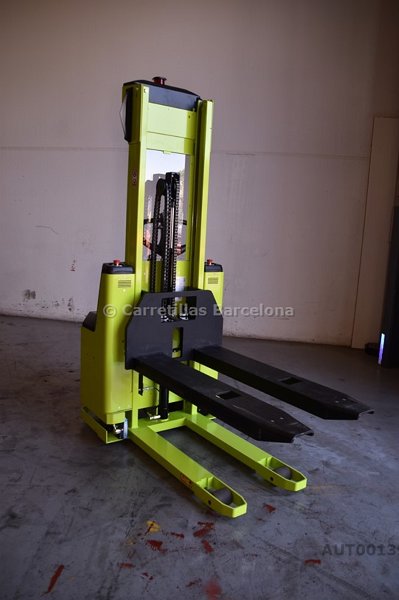 Apilador autopropulsado Lifter APTIX 12/16