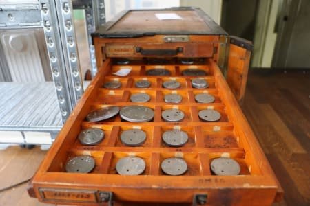 2 workshop cabinets with contents