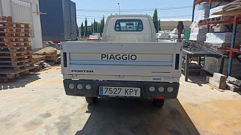 Camión caja Piaggio PORTER ELECTRICO - 7527 KPY