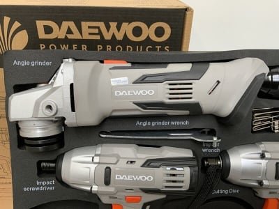 DAEWOO U force 4 in 1 Power tool set
