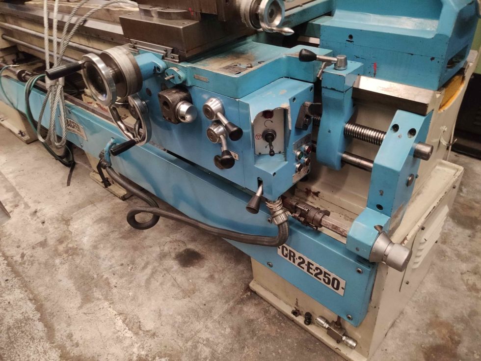 Torno usado Lacfer CR2-E250x2000