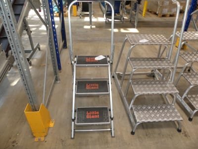 LITTLE GIANT SAFETY STEP Safety Ladder