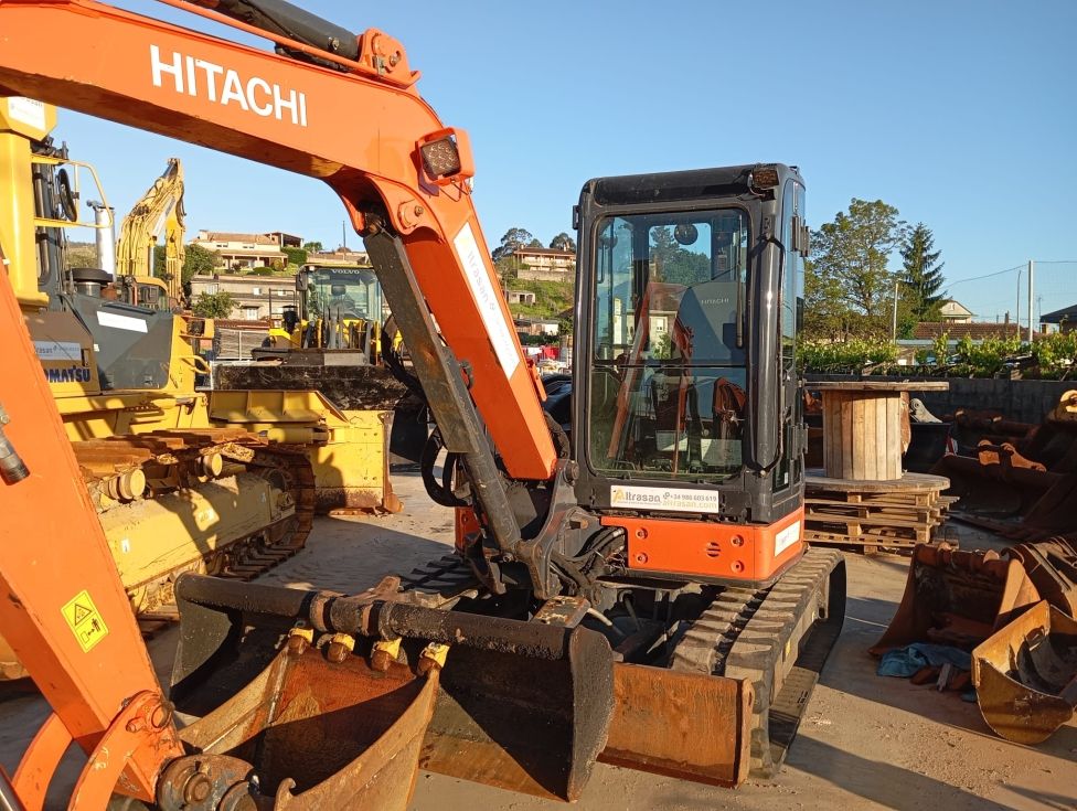 MINIEXCAVADORA 5,5 Tn