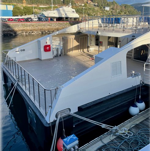 Barco de pasajeros de 34,95 m de eslora