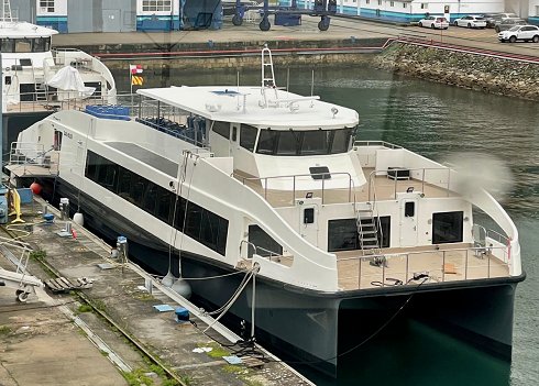 Barco de pasajeros de 34,95 m de eslora