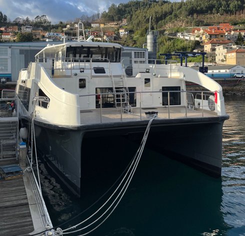 Barco de pasajeros de 34,95 m de eslora