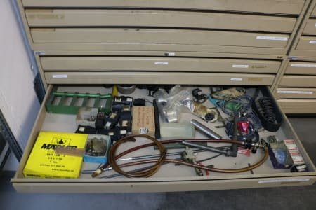 4 workshop cabinets with contents
