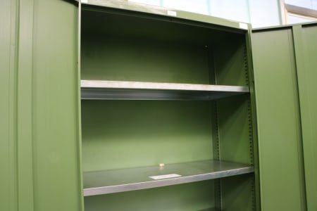 Double-door workshop cabinet without contents