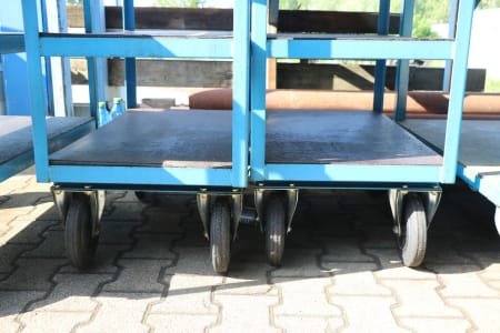 3 Material transport trolleys without contents