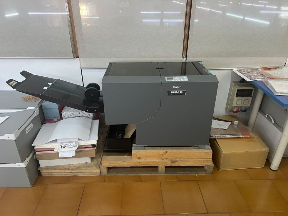 Confeccionador de revistas DBM-150