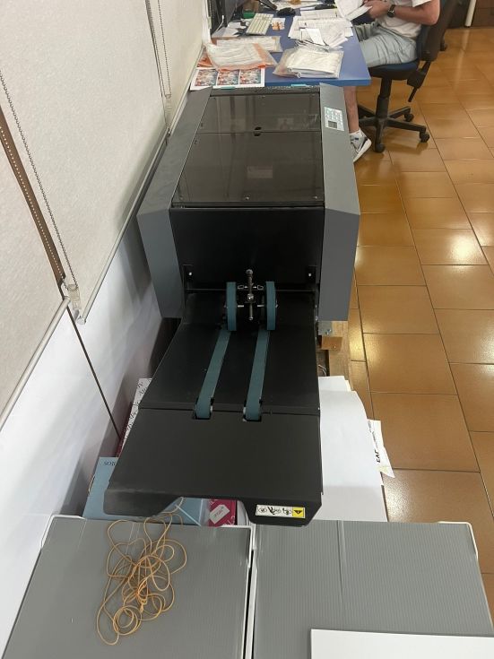 Confeccionador de revistas DBM-150