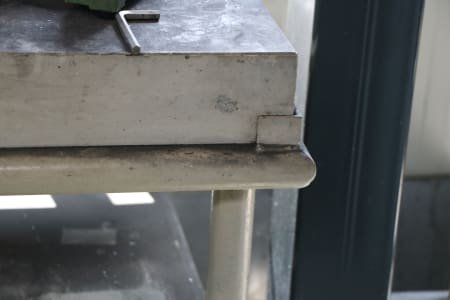 Levelling plate