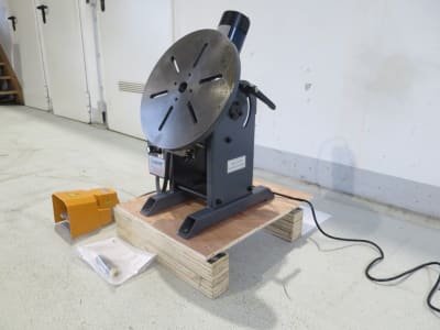 UWM WP 220 Welding table