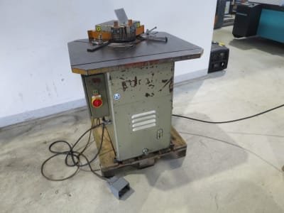 DMF 4U - 250 Notching machine