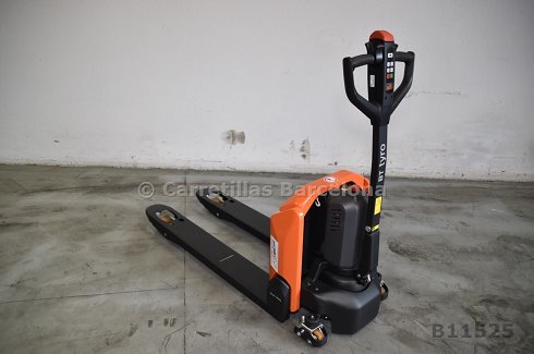 Transpaleta autopropulsada BT LHE155