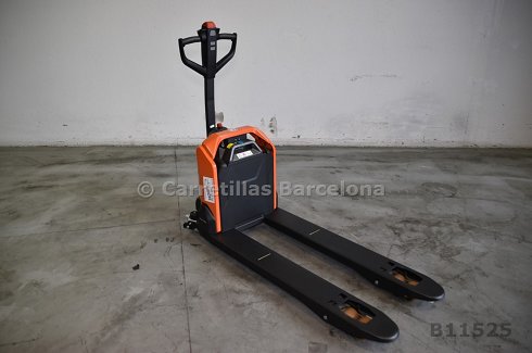 Transpaleta autopropulsada BT LHE155