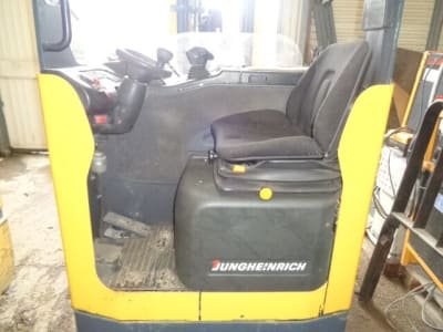 JUNGHEINRICH ETM 214 Shelf Reach Truck