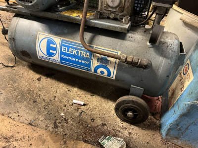 ELEKTRA BECKUM LP 250/10/40 Piston compressor