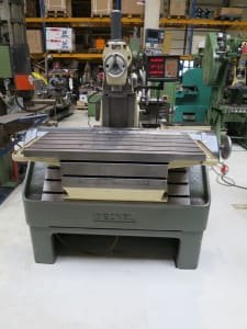 DECKEL FP 2 LB Tool milling machine