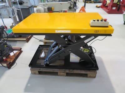 UWM UWM 2000 Scissor lift table