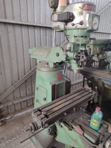 Otra fresadora BRIDGEPORT