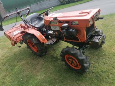 Tractor KUBOTA B7001