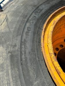 Tyre set for dumper vehicles x4