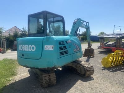 Excavadora KOBELCO SK 60-8