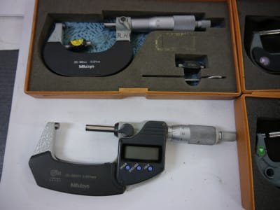 MITUTOYO 4x micrometers with counter/digital (0-25/25-50/50-75)