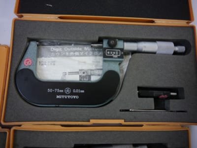 MITUTOYO 4x micrometers with counter/digital (0-25/25-50/50-75)